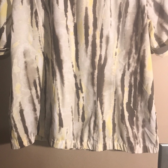 Zenergy Chico’s Animal Print Short Sleeve Jacket - Picture 8 of 8